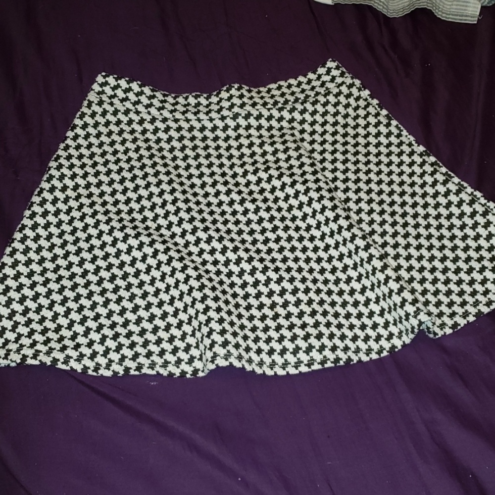 Black and white pattern skirt